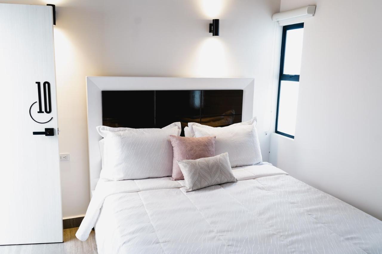 Hotel Casa Luna Кукута Экстерьер фото
