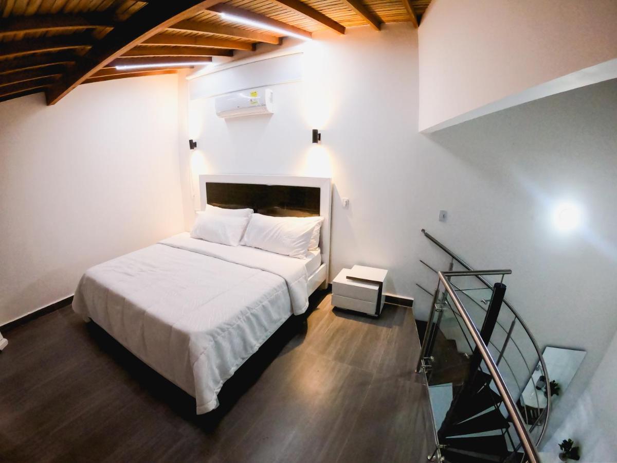 Hotel Casa Luna Кукута Экстерьер фото